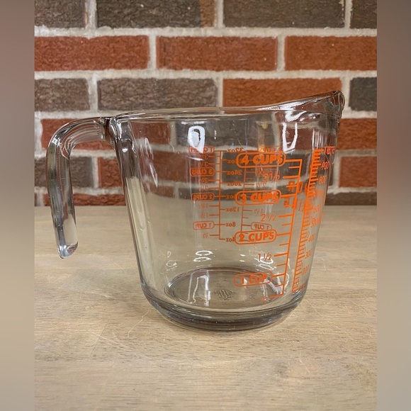 Lot of 2 Vintage Anchor Hocking Measuring‎ Cups 4 Cups & 2 Cups - Picture 6 of 14